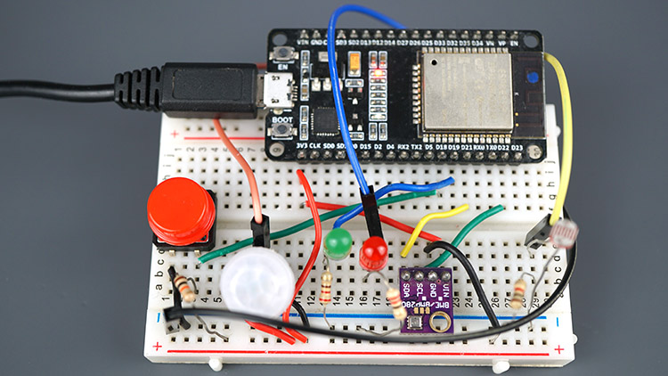 ESP32 Mikrocontroller auf Breadboard